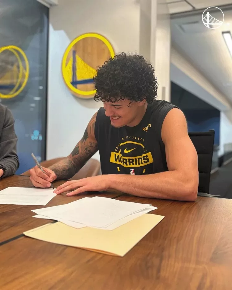 从55顺位到勇士主力 巴西独苗桑托斯增重20公斤完成转型