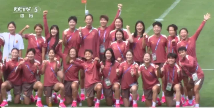 中国女足赛前合练备战 王霜停赛陈晨伤缺 米利西奇强调防守