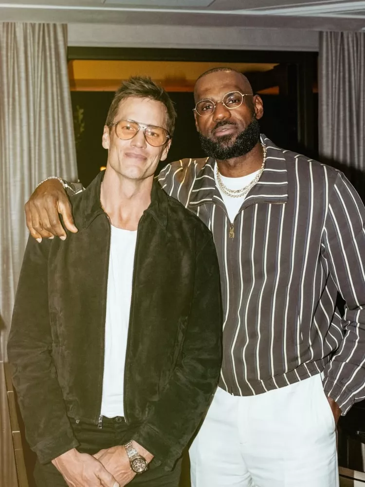 布雷迪称詹姆斯打NFL也能打23年 赞其赛场内外风度比肩基特