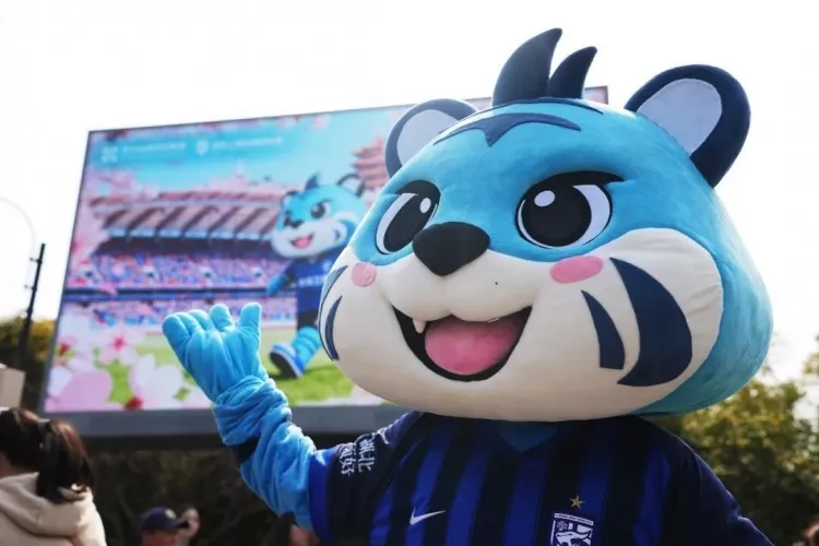 武汉三镇启动城市联动计划 吉祥物现身东湖樱园