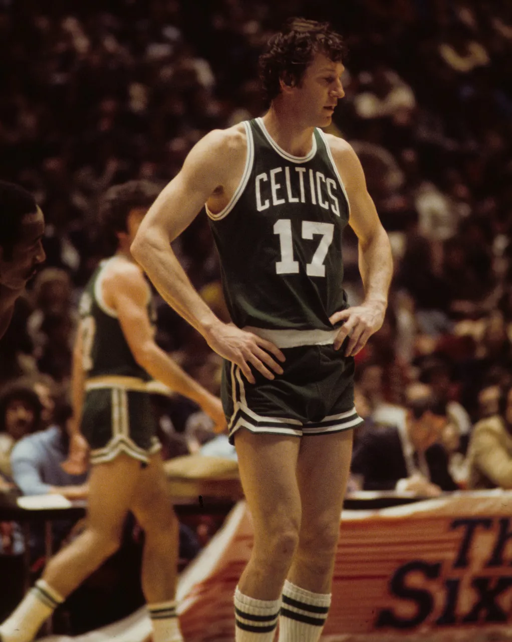 伦纳德44场20+追平队史纪录 三旬球员连续得分榜居首