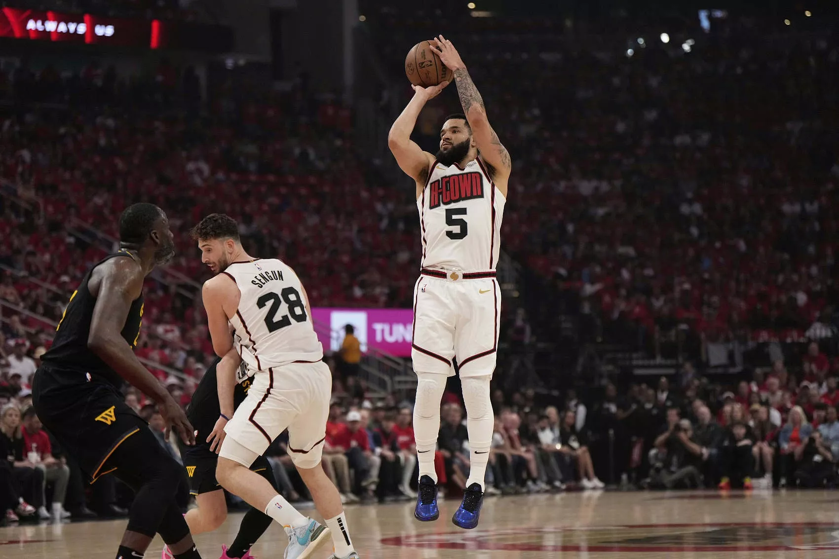 马刺25记三分创队史仍无缘历史前30 单场27记三分竟输球