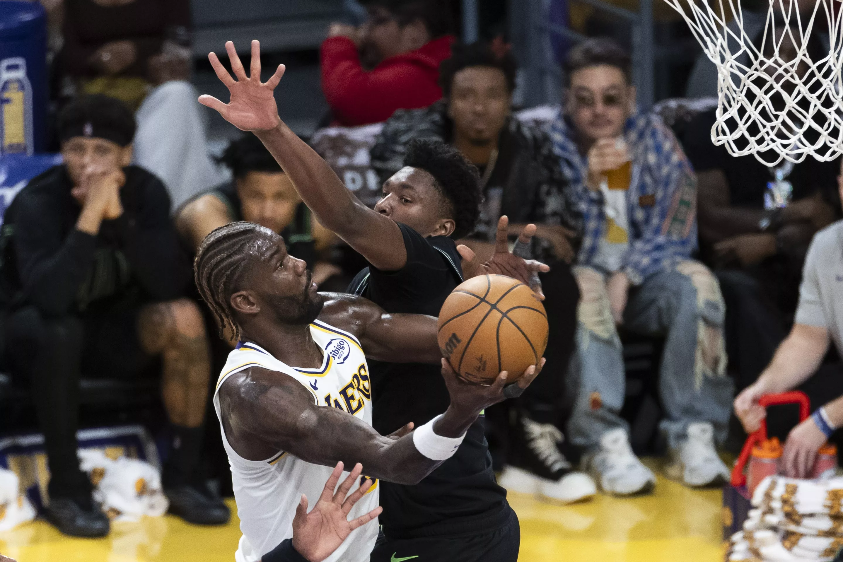 艾顿谈状态回升 球队信任是最大驱动力