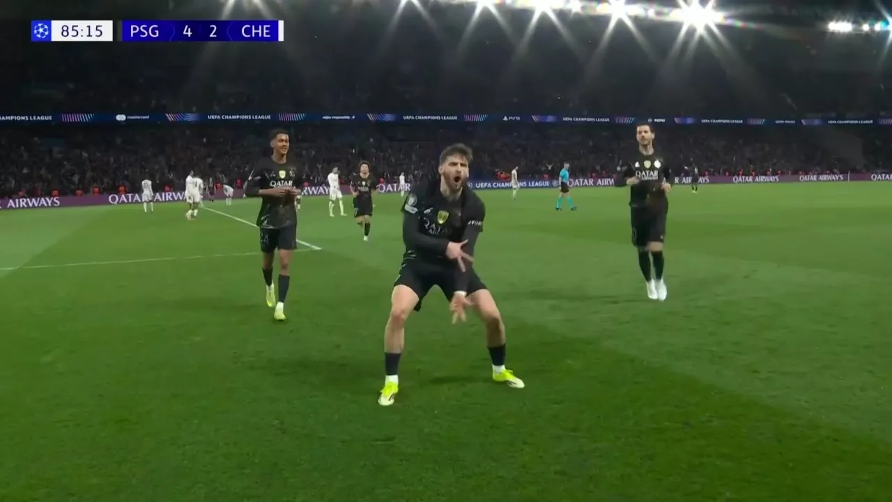 武磊302天蛰伏后8分钟双响 海港4-1取赛季首胜