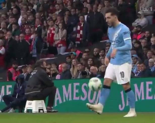 帕杜炮轰谢尔基决赛颠球：职业赛场侮辱性行为 瓜帅必会纠正