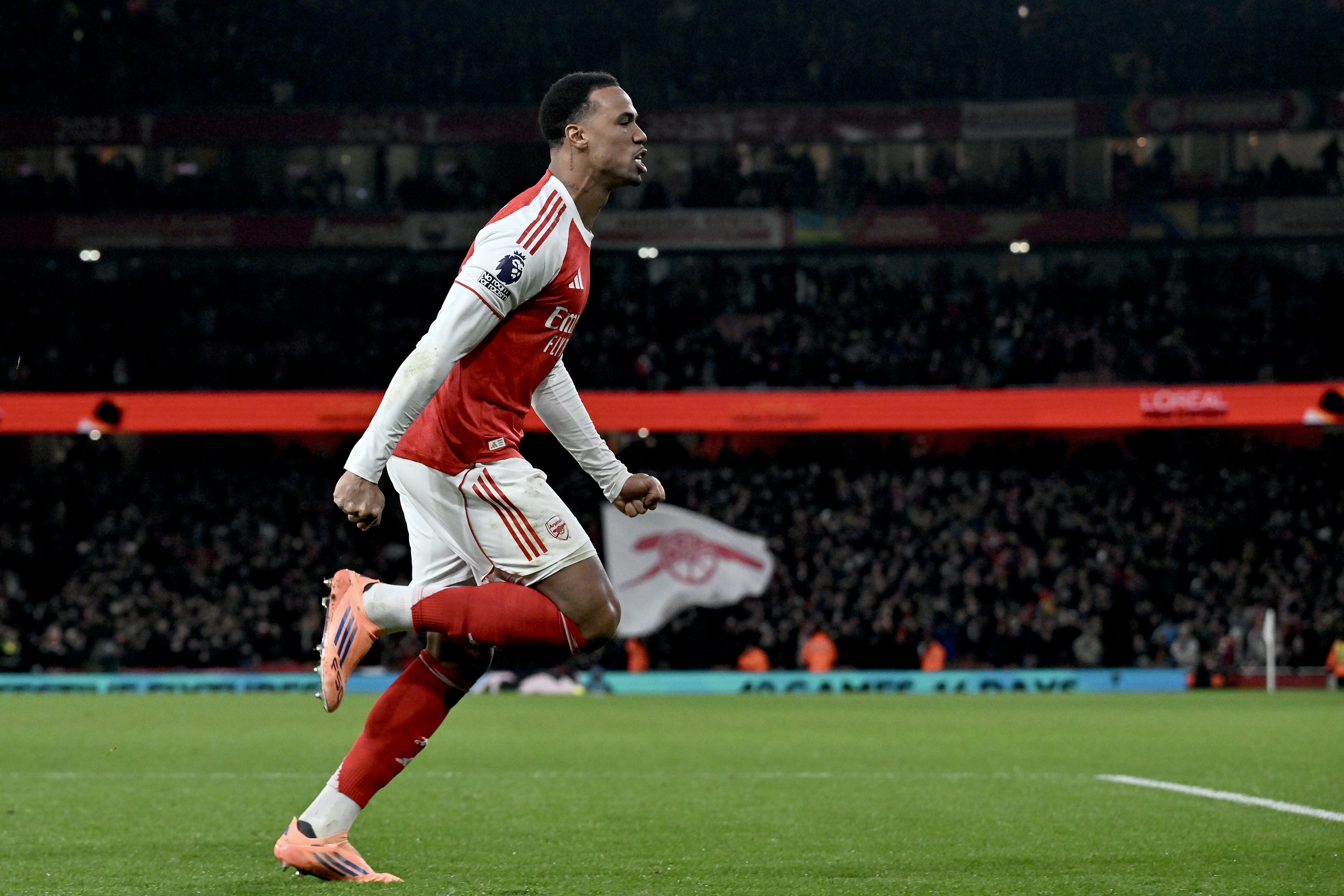 巴西队官方确认加布里埃尔因膝伤退出集训 阿森纳中卫本赛季已造9球