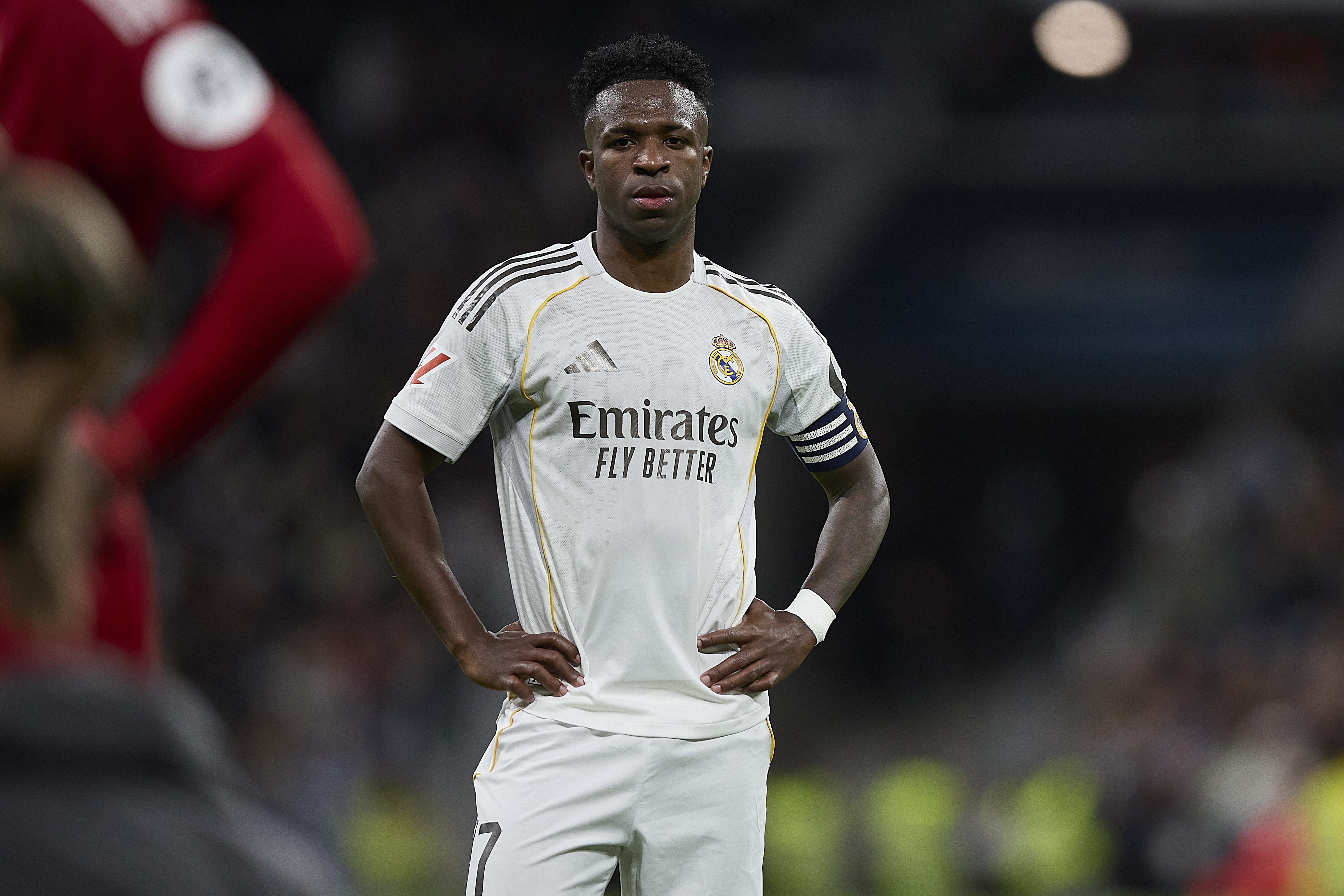 马竞社媒选择性发布德比动态 隐去维尼修斯梅开二度