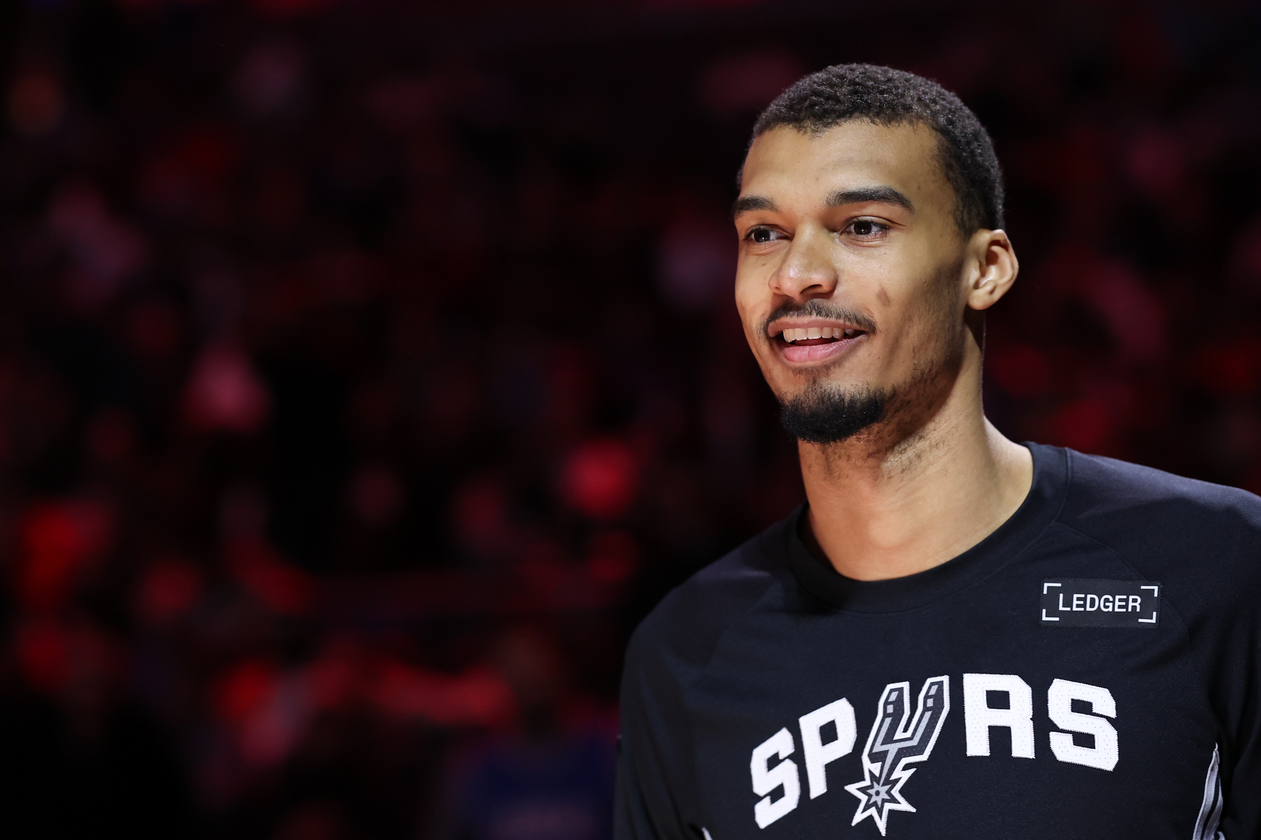 文班亚马赛后发声：MVP评选应纳入防守权重 提议增设年度最佳进攻球员奖