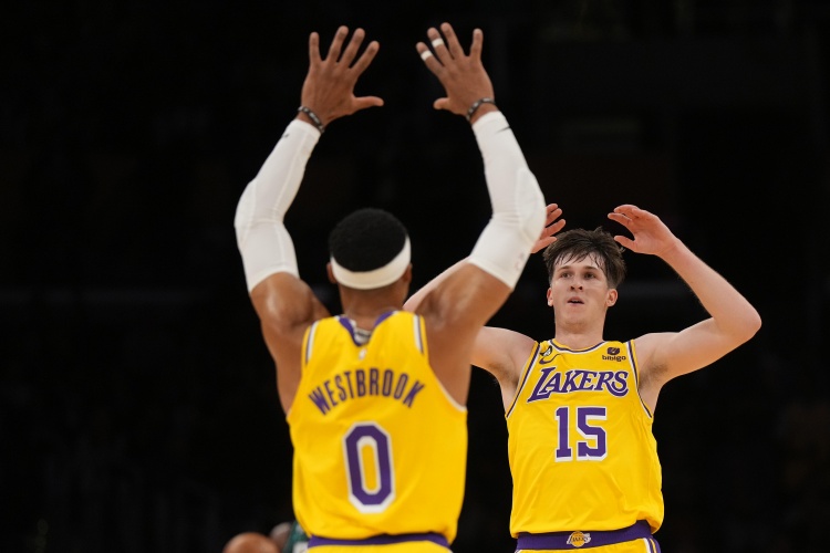 里夫斯复盘21年绝杀 称接球前愿押全部身家赌传不到自己