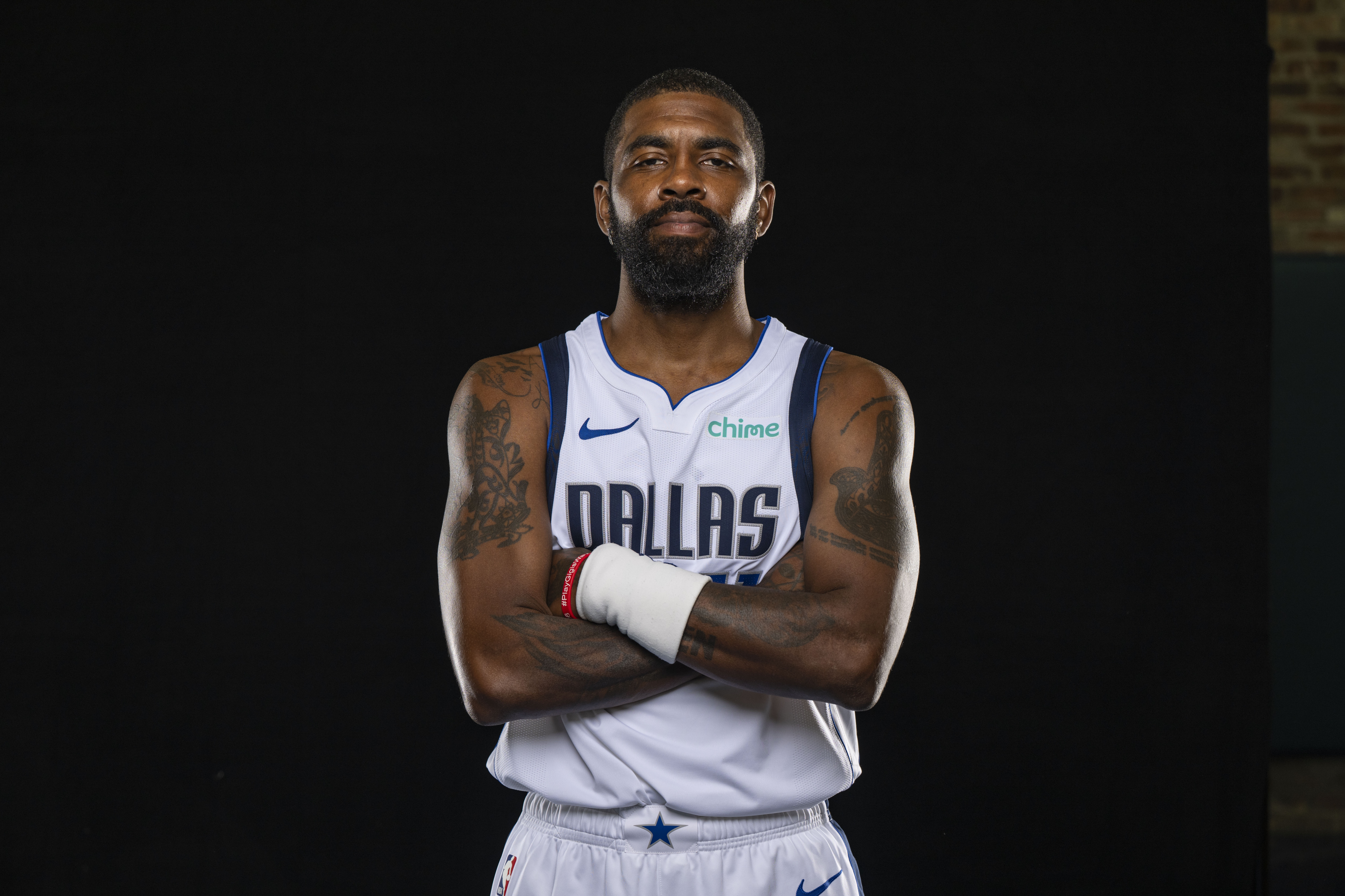 勒布朗·詹姆斯常规赛总得分突破43000分 现役追赶者需跨越漫长赛季