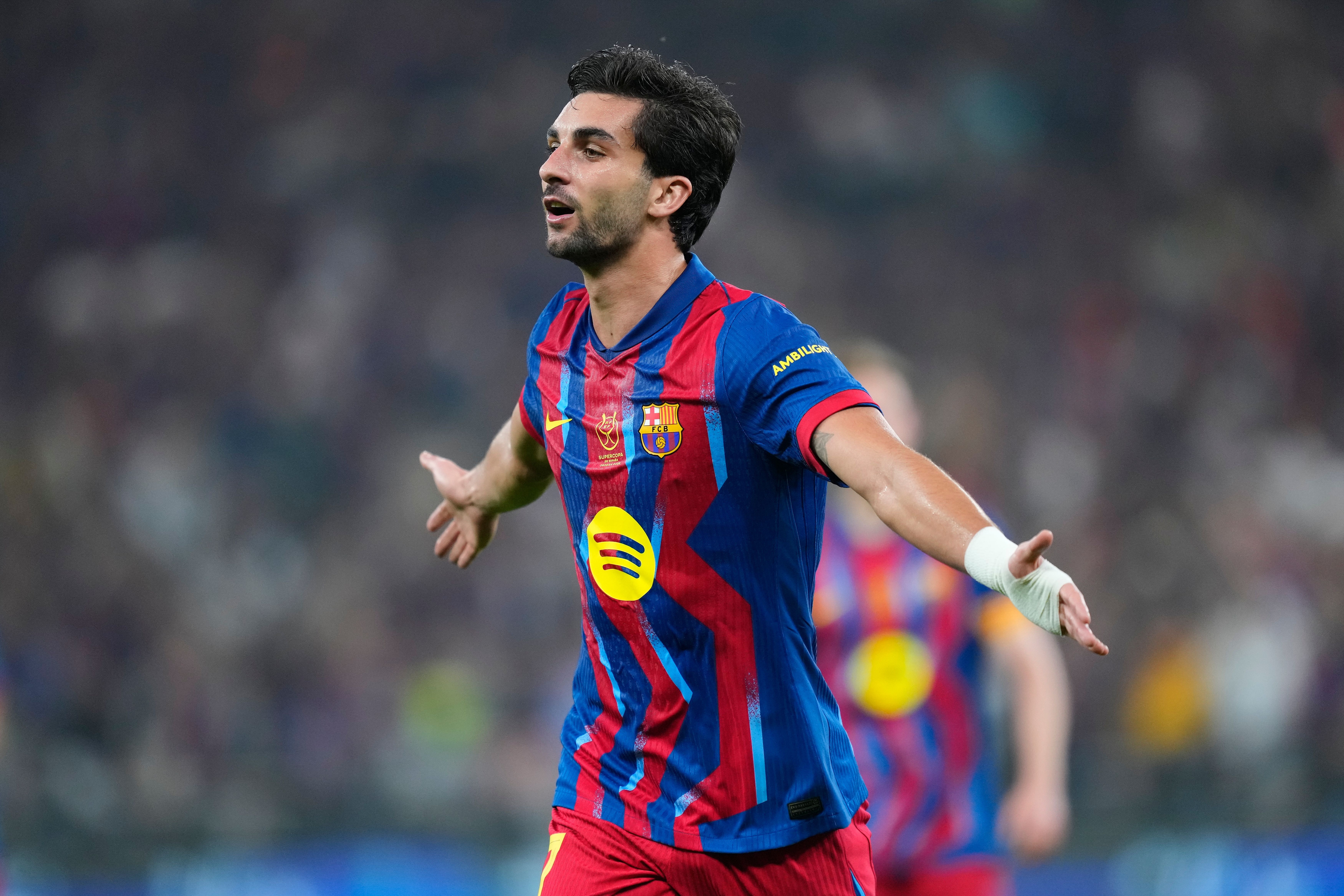 巴萨夏窗锋线重组计划曝光 费兰托雷斯被摆上货架