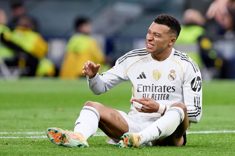 皇马医疗组重大失误 姆巴佩膝伤遭左右膝误诊