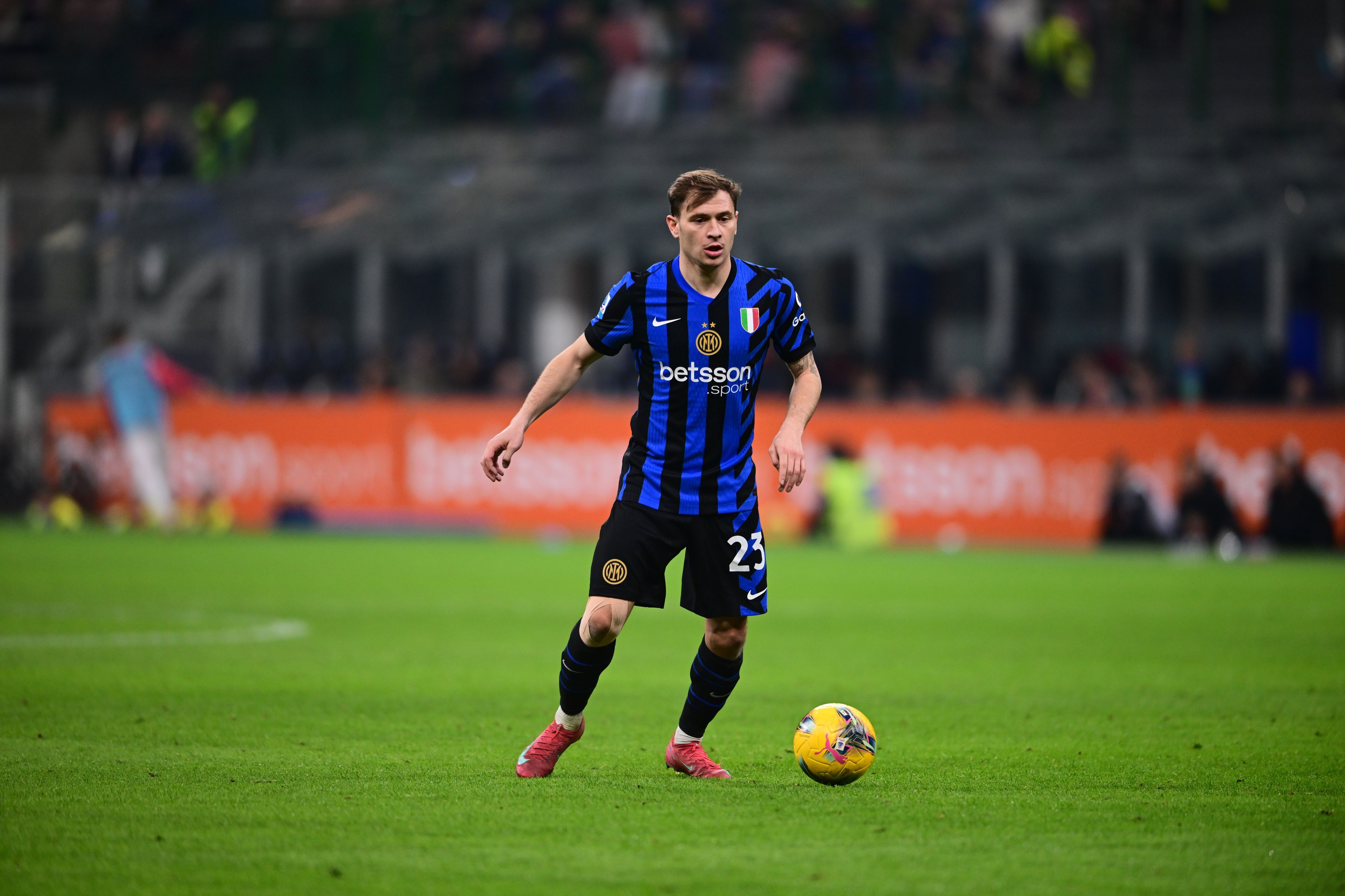 罗马诺确认巴雷拉转会市场零动态 球员本人无离队意愿