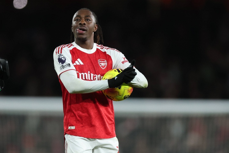 埃泽小腿伤情确认 预计缺阵四至六周