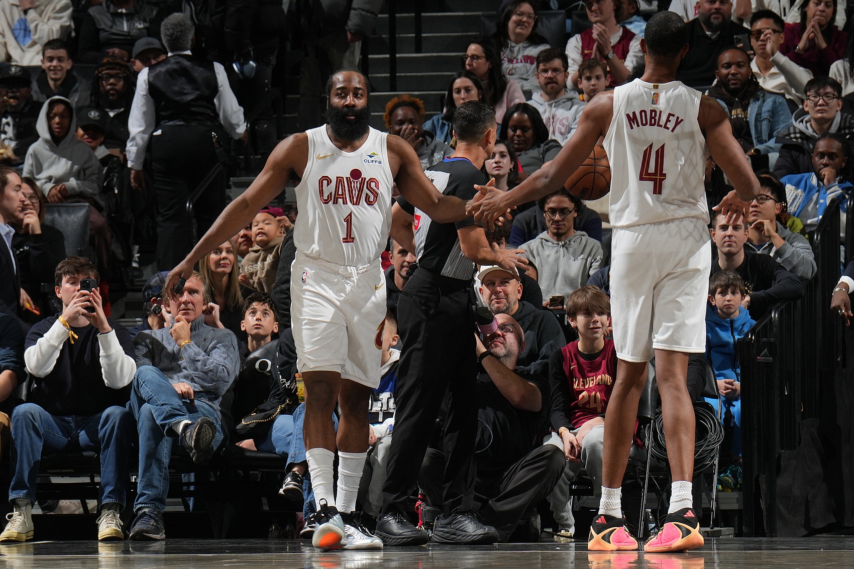 莫布里8投全中高效19分 赛后直言与哈登化学反应良好