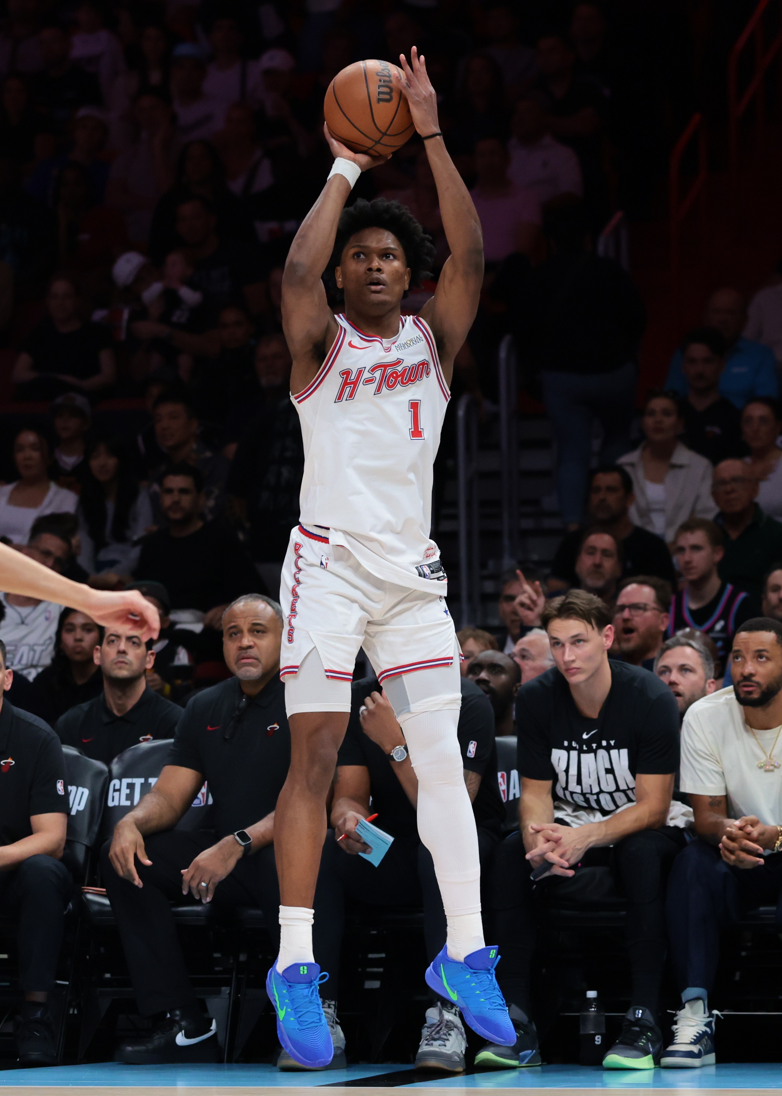 火箭三月胜率五成防守崩盘 附加赛警报拉响