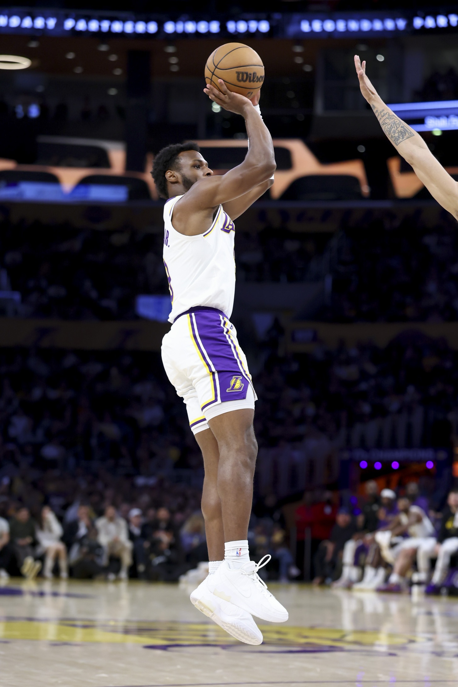 东契奇评布朗尼关键球 称其相比上赛季进步显著 东契奇评布朗尼关键球 称其相比上赛季进步显著