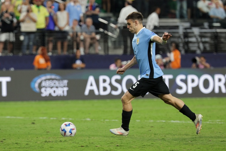 乌加特专访:英超淬炼比赛理解 国家队战袍即全力承诺 乌加特专访:英超淬炼比赛理解 国家队战袍即全力承诺