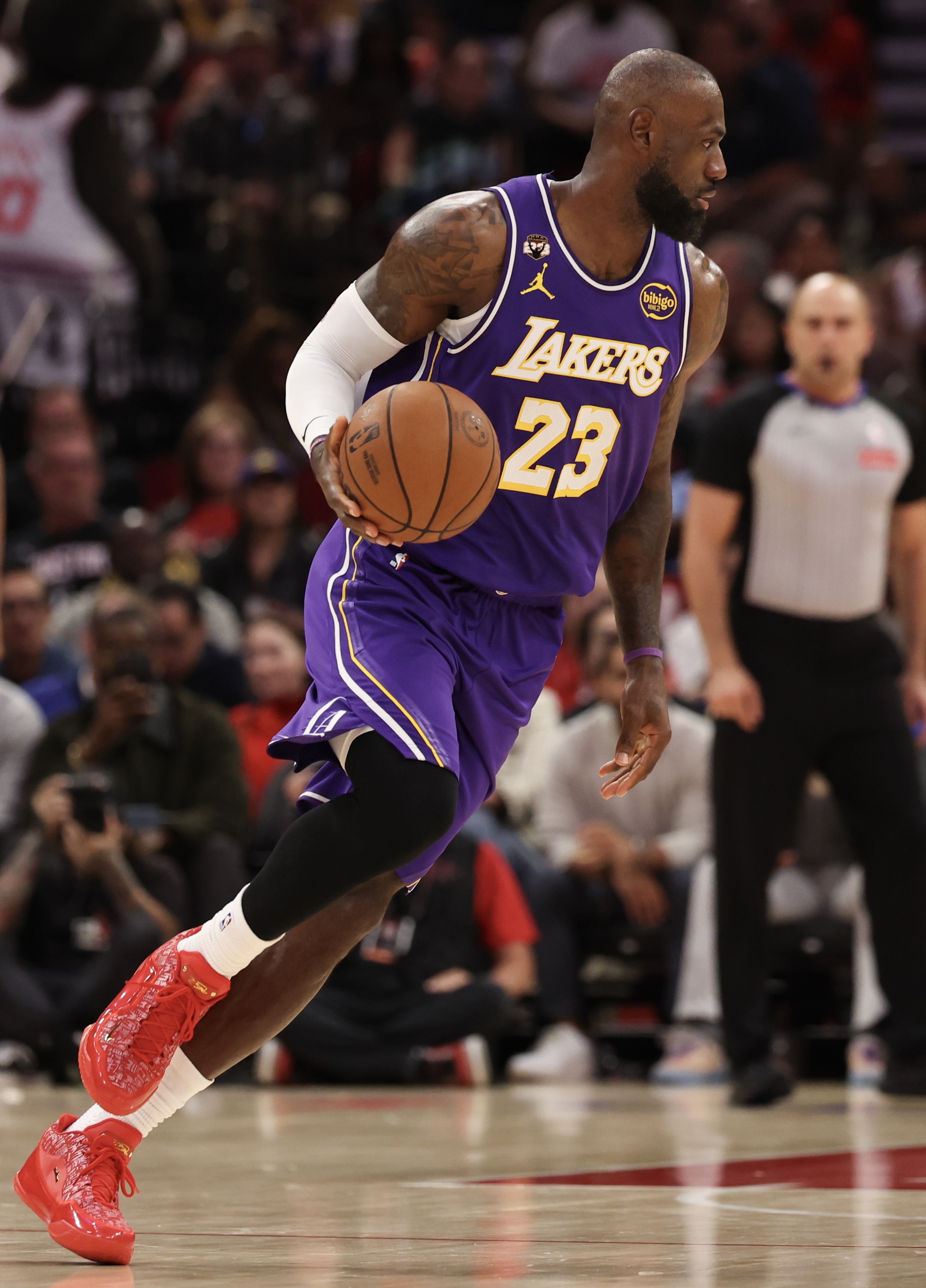 路威直言詹姆斯难留湖人 球迷名宿态度成关键变量