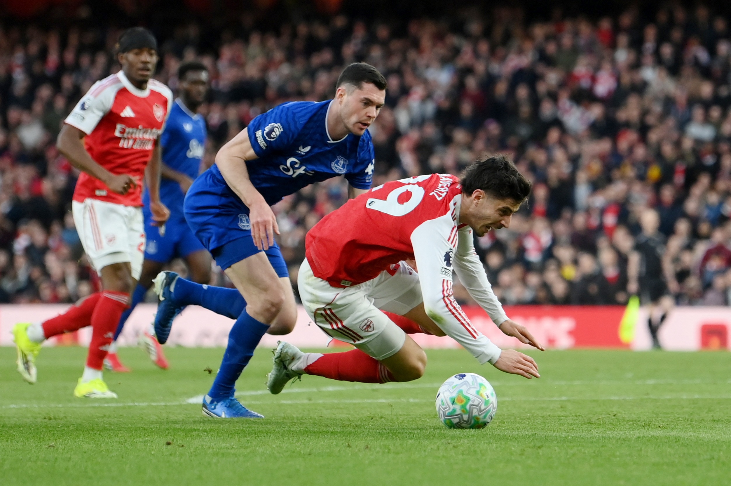 英超裁判小组全票认定哈弗茨应获点球 VAR不介入获多数支持 英超裁判小组全票认定哈弗茨应获点球 VAR不介入获多数支持