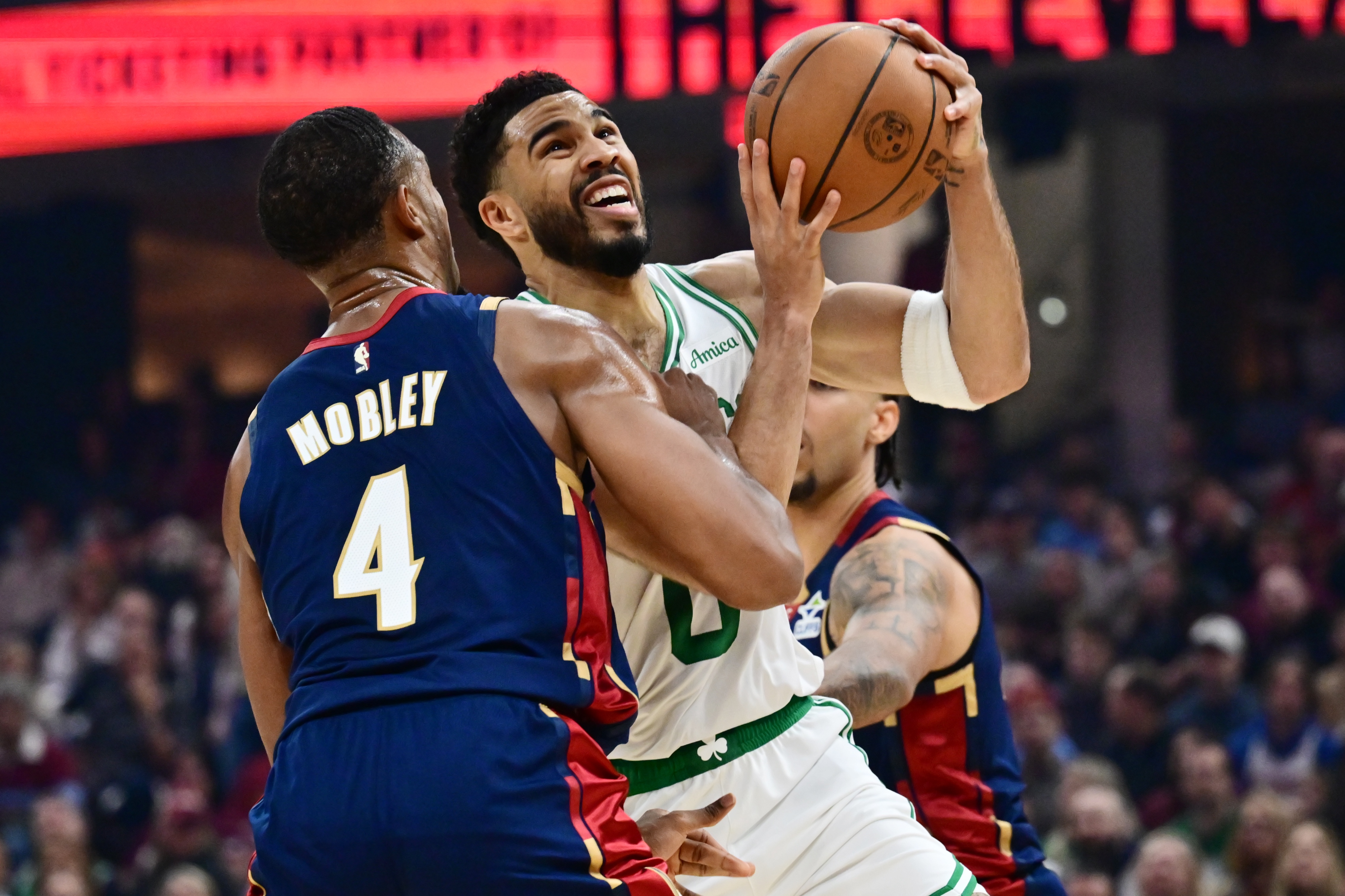 塔图姆复出状态挣扎 骑士季后赛路径选择成焦点 塔图姆复出状态挣扎 骑士季后赛路径选择成焦点