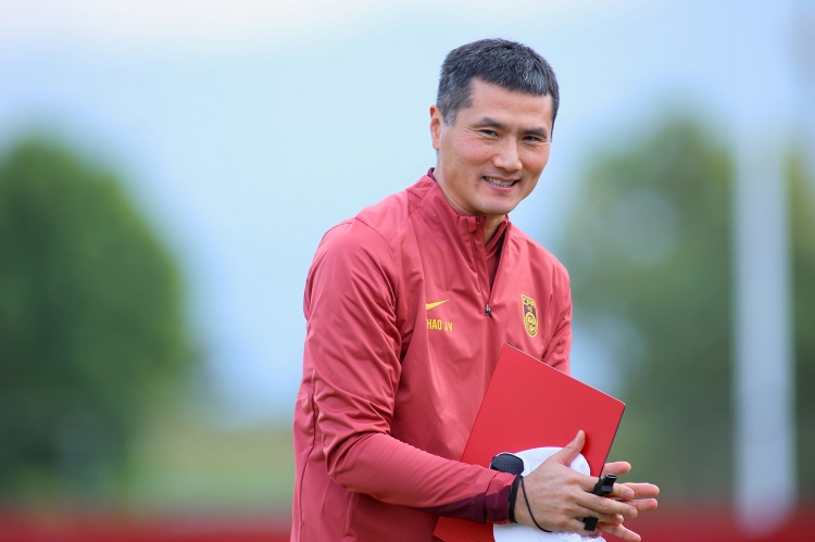 邵佳一临场指挥细节曝光 国足半场试验4222阵型 邵佳一临场指挥细节曝光 国足半场试验4222阵型