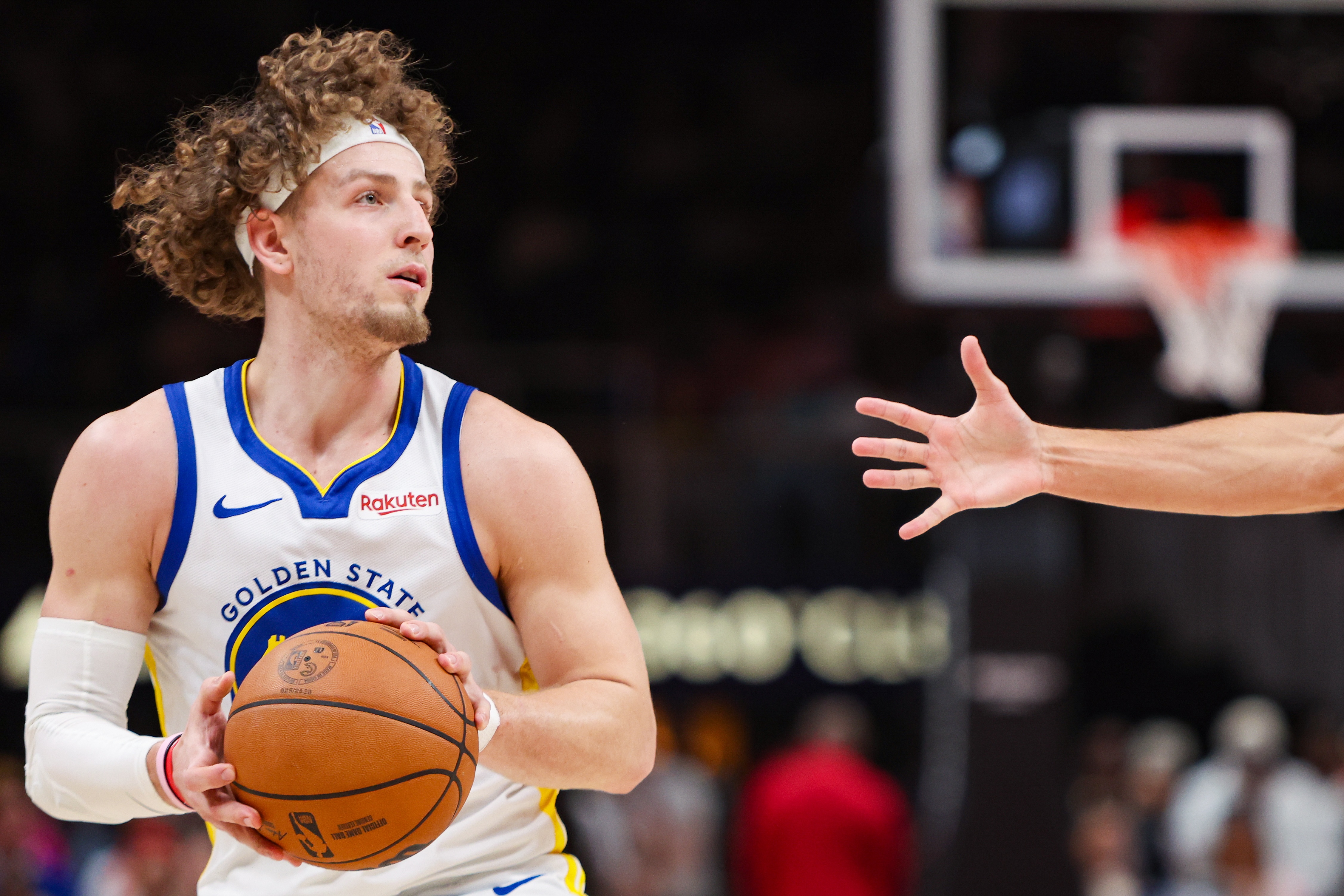 科尔谈波杰姆斯基造犯规 称其聪明摸清规则