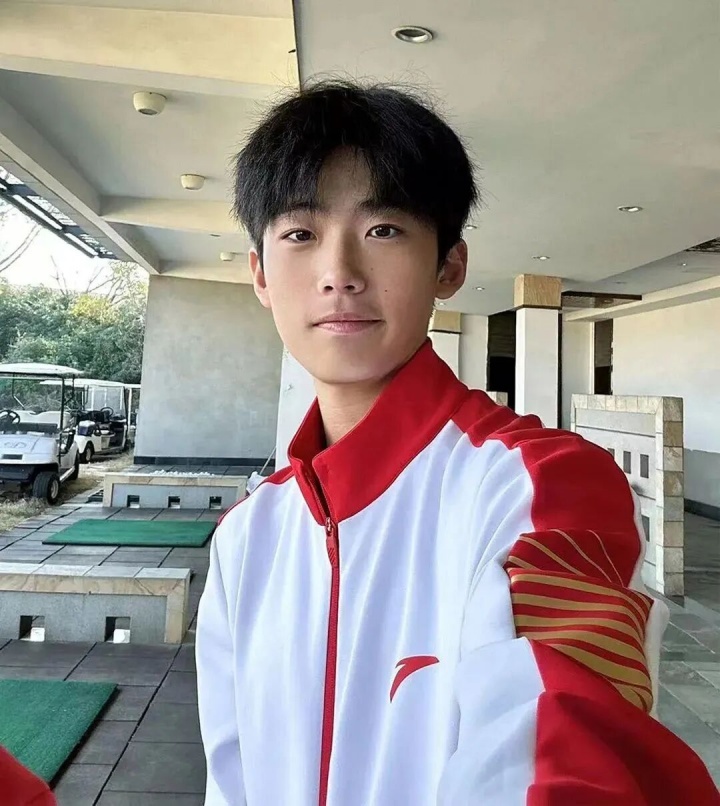 U19国足左路新锐苗润东表现抢眼 轮滑冠军转型足球爆点