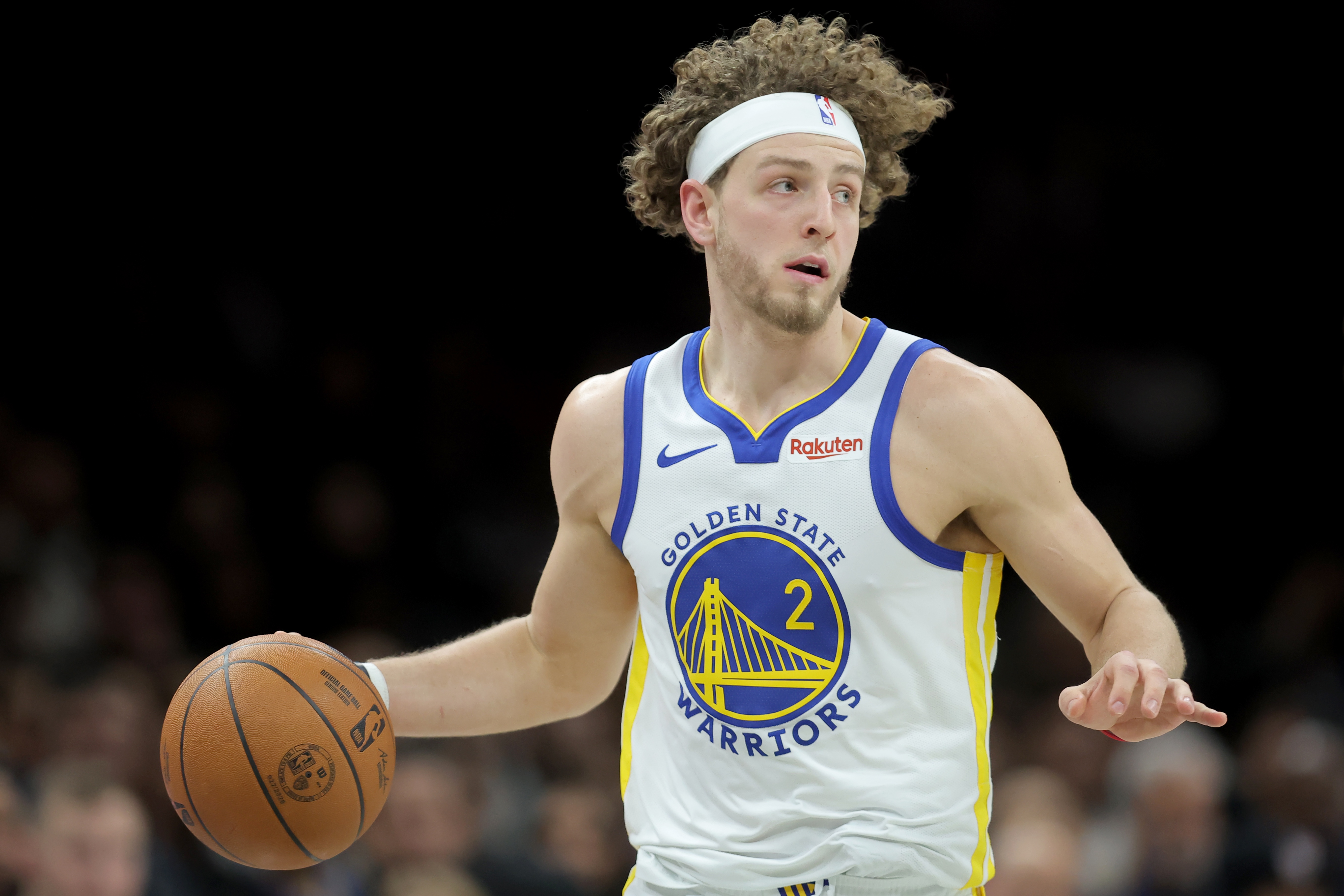 波杰姆斯基连续三场20+5+5 勇士主场险胜奇才