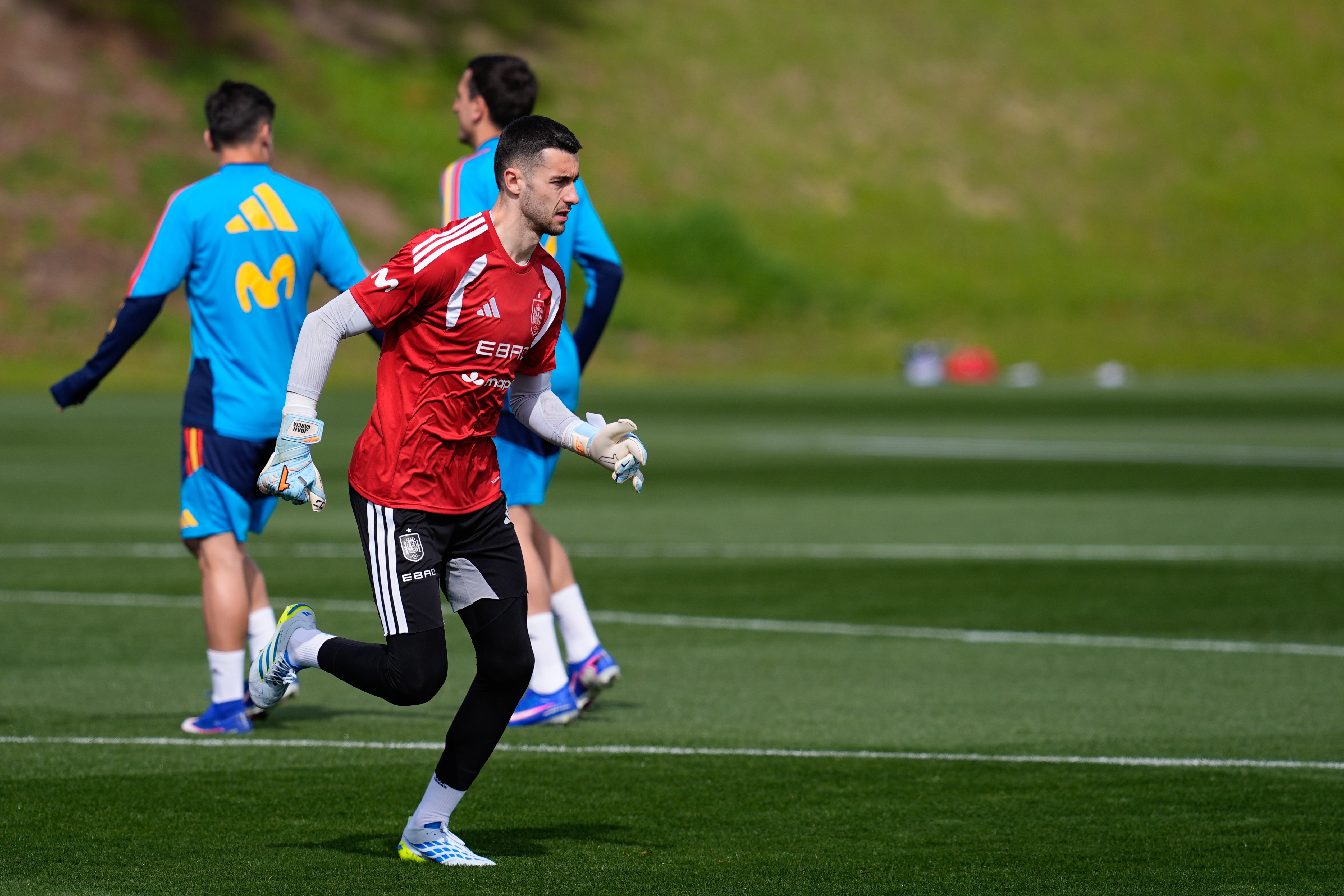 霍安·加西亚谈世界杯门将竞争 称带四人由教练决定 霍安·加西亚谈世界杯门将竞争 称带四人由教练决定