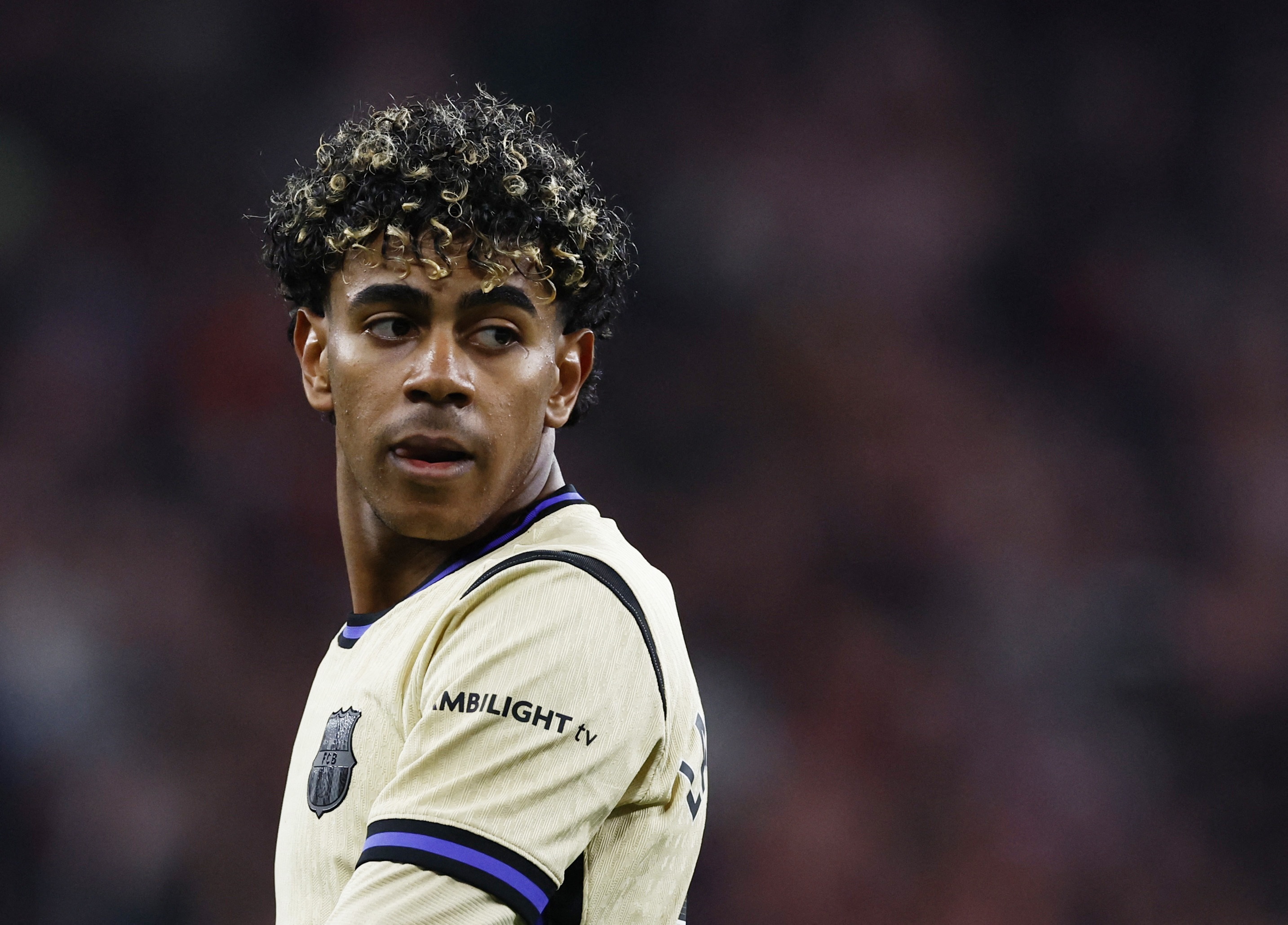 亚马尔专访回溯罗卡丰达童年 宝可梦卡牌与304手势的根源