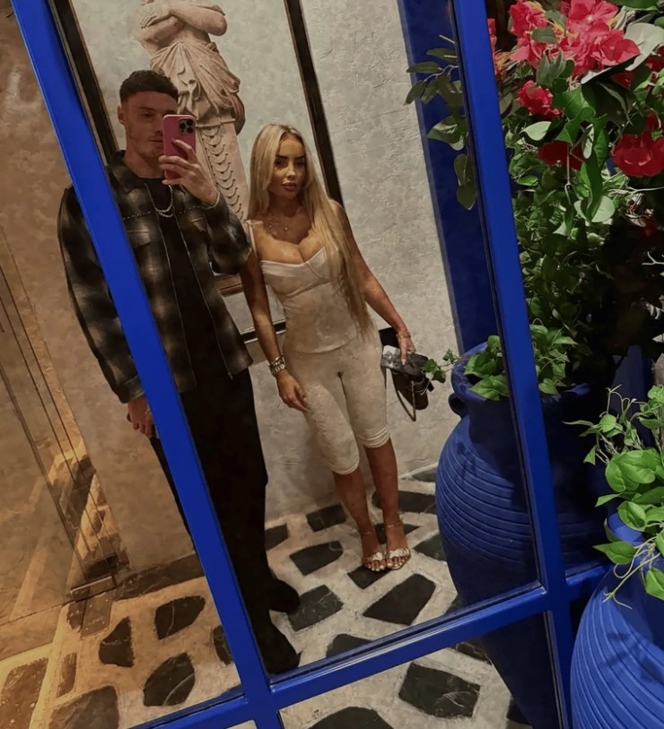 帕尔默女友霍尔德祈祷两人同赴世界杯