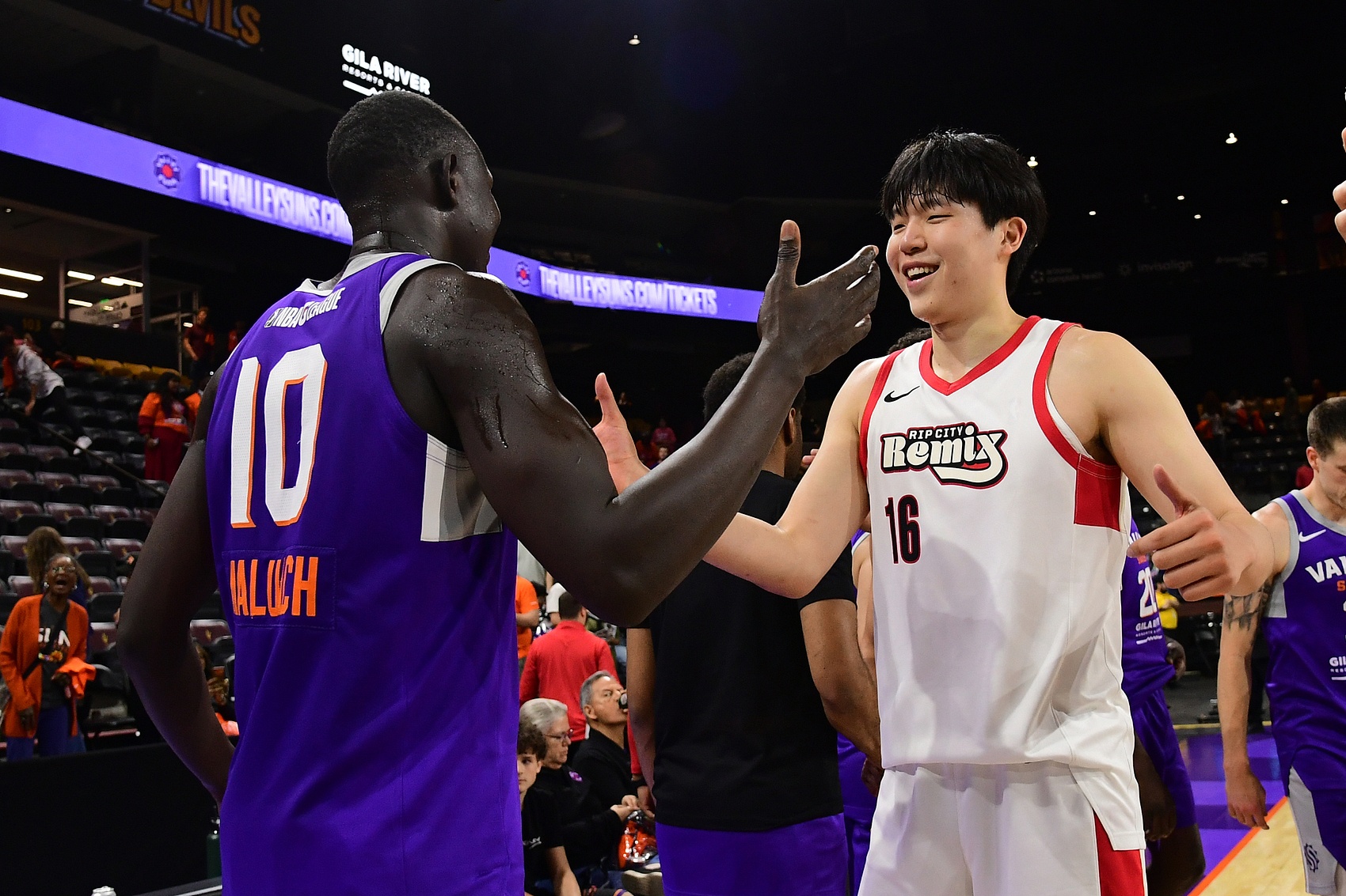 马卢阿奇19分钟12+9+3帽 杨瀚森新秀赛季单场最高9分5板