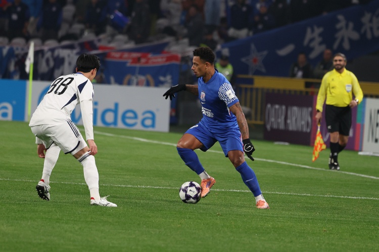 申花热身赛单外援出战不敌南通 拉唐破门难挽败局