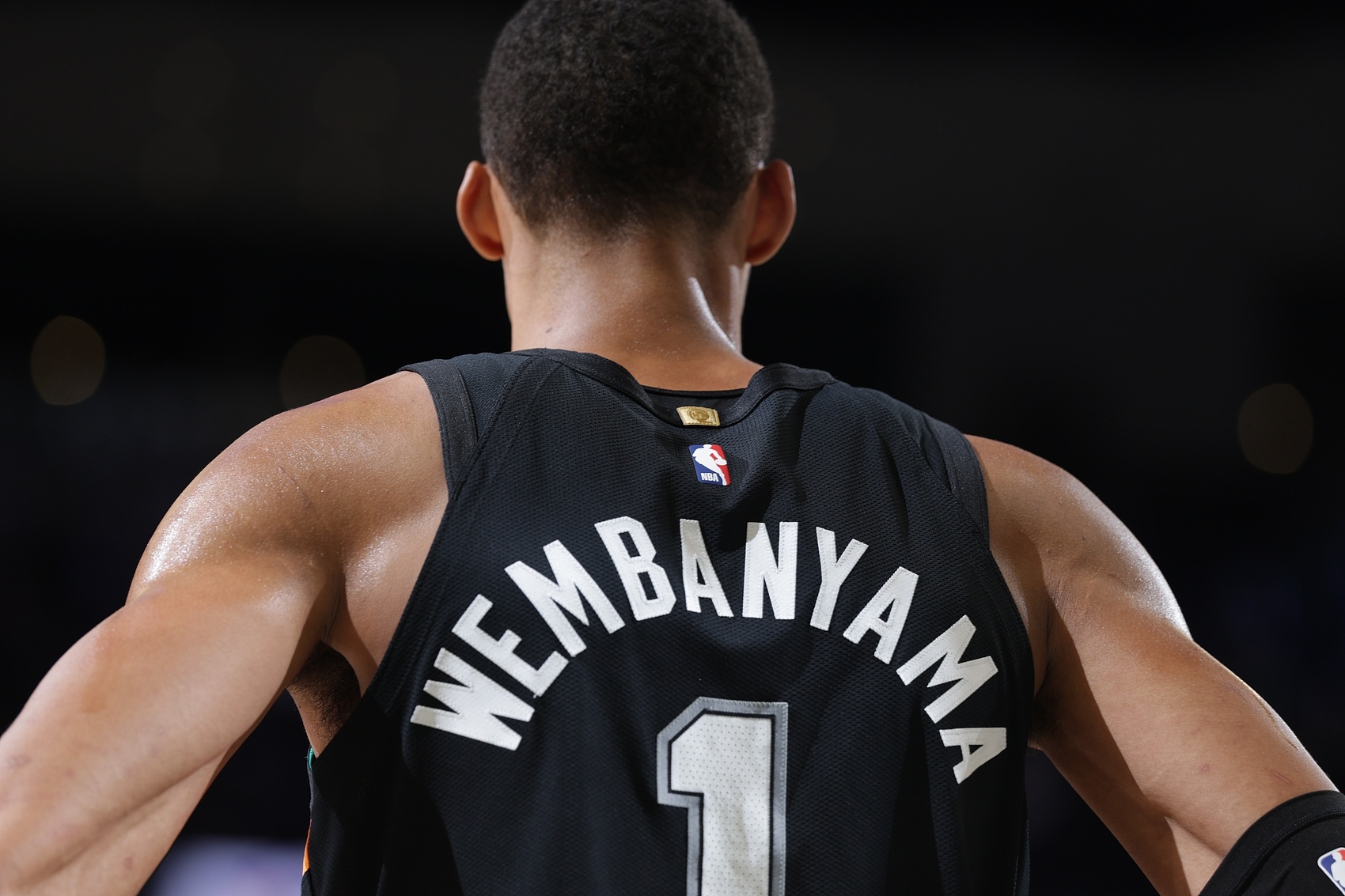 前NBA控卫克罗蒂评文班亚马 竞争本能罕见 好胜心似乔丹