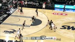 [杨瀚森8中8]易如反掌！杨瀚森篮下接球再度得手，吃饼吃得美滋滋！