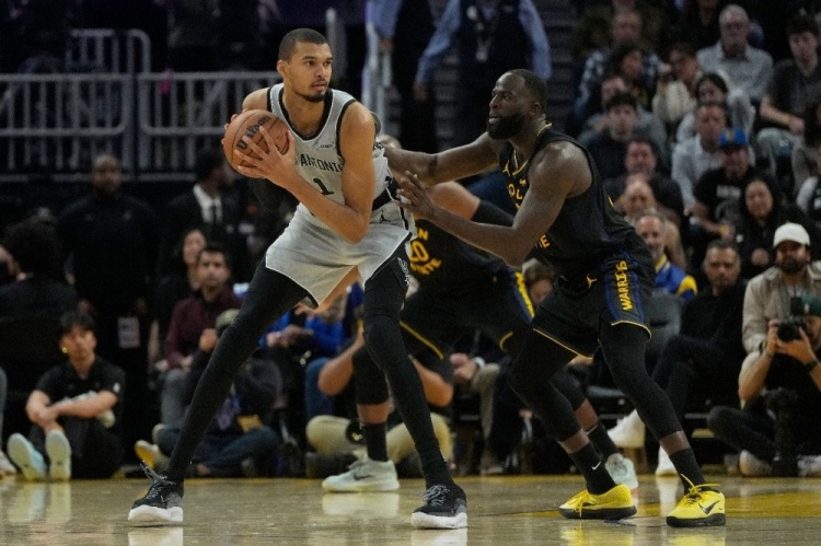 马刺九连胜兵临金州 勇士残阵迎战