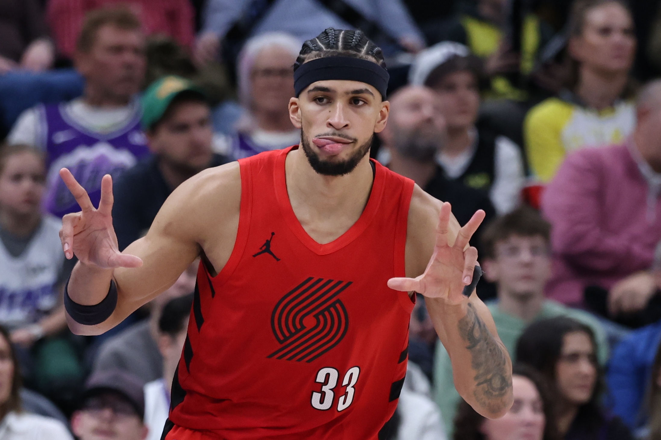 卡马拉半场15分火力全开 开拓者领先快船16分