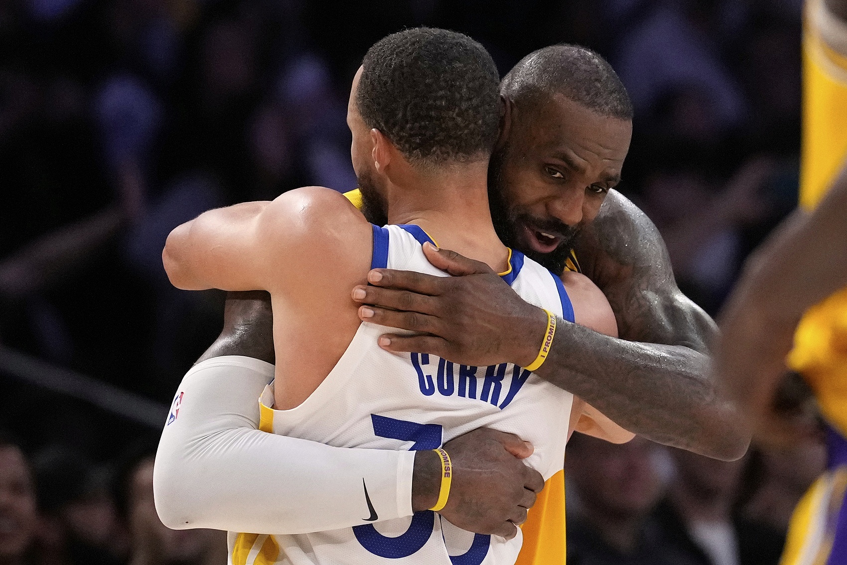 詹姆斯成完全自由球员 勇士骑士成潜在下家