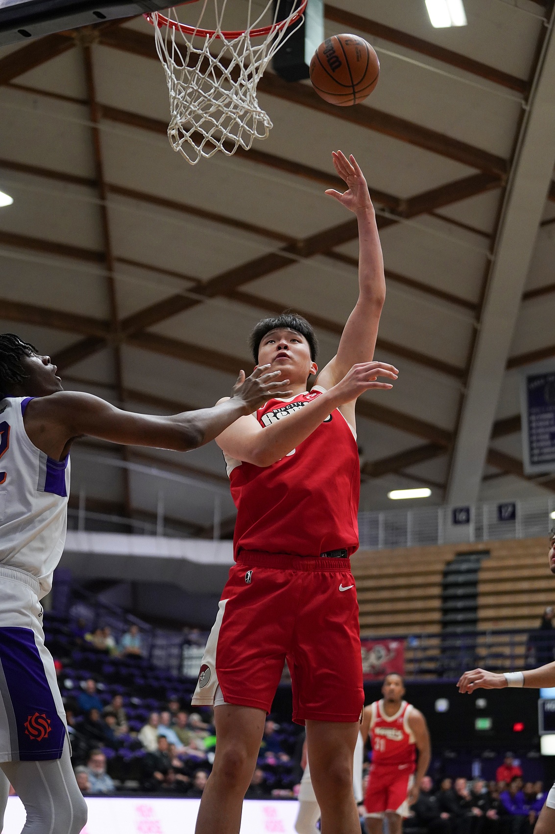 苏群评混音高原险胜 高度优势受制海拔 杨瀚森带高反苦战28分钟