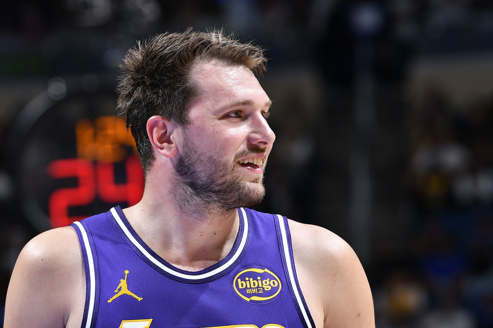 文班亚马与奥萨尔·汤普森分获三月最佳防守球员 东契奇戈贝尔等人获提名