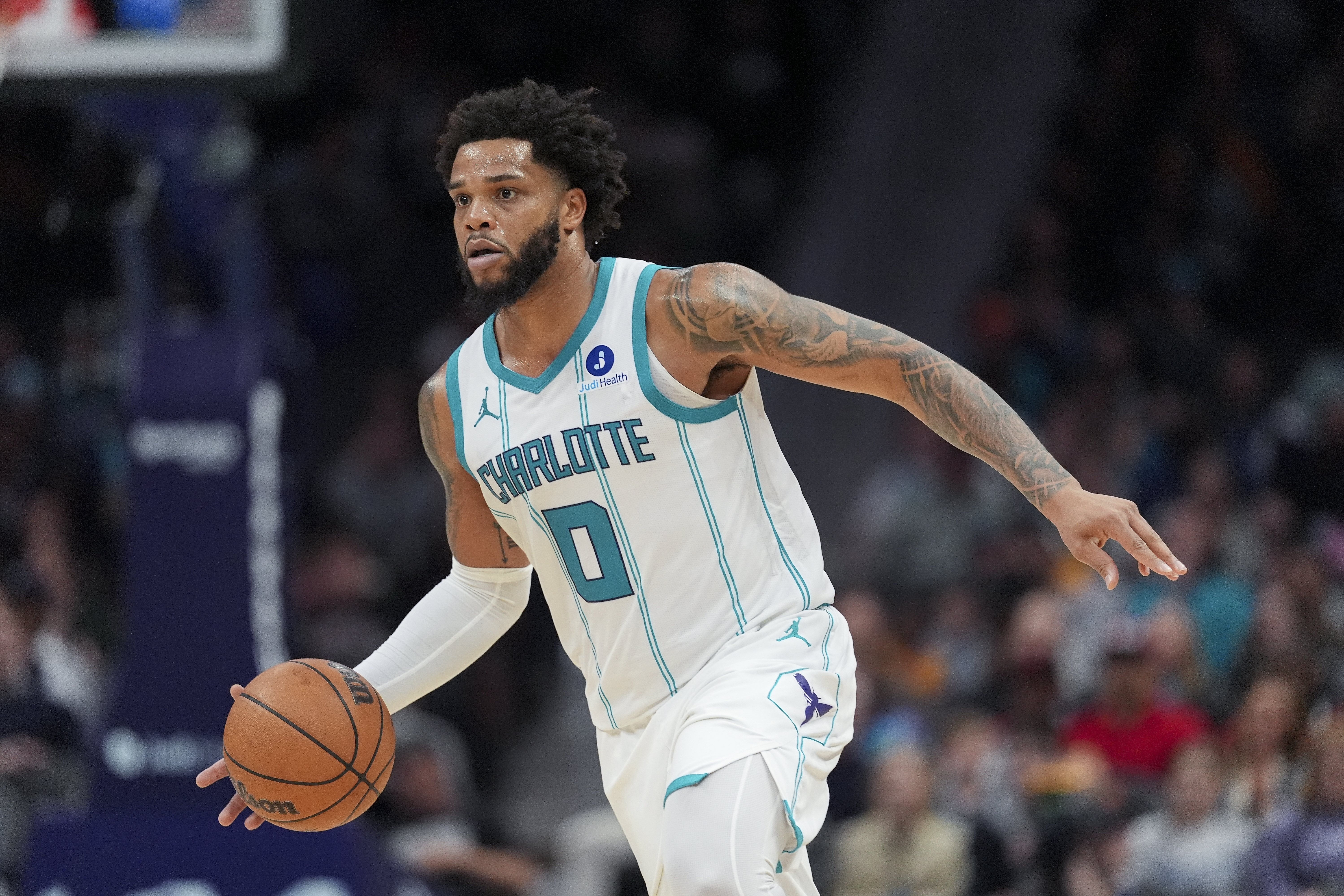 布里奇斯高效25分率黄蜂大胜太阳 斯特鲁斯6记三分助骑士力克勇士 布里奇斯高效25分率黄蜂大胜太阳 斯特鲁斯6记三分助骑士力克勇士