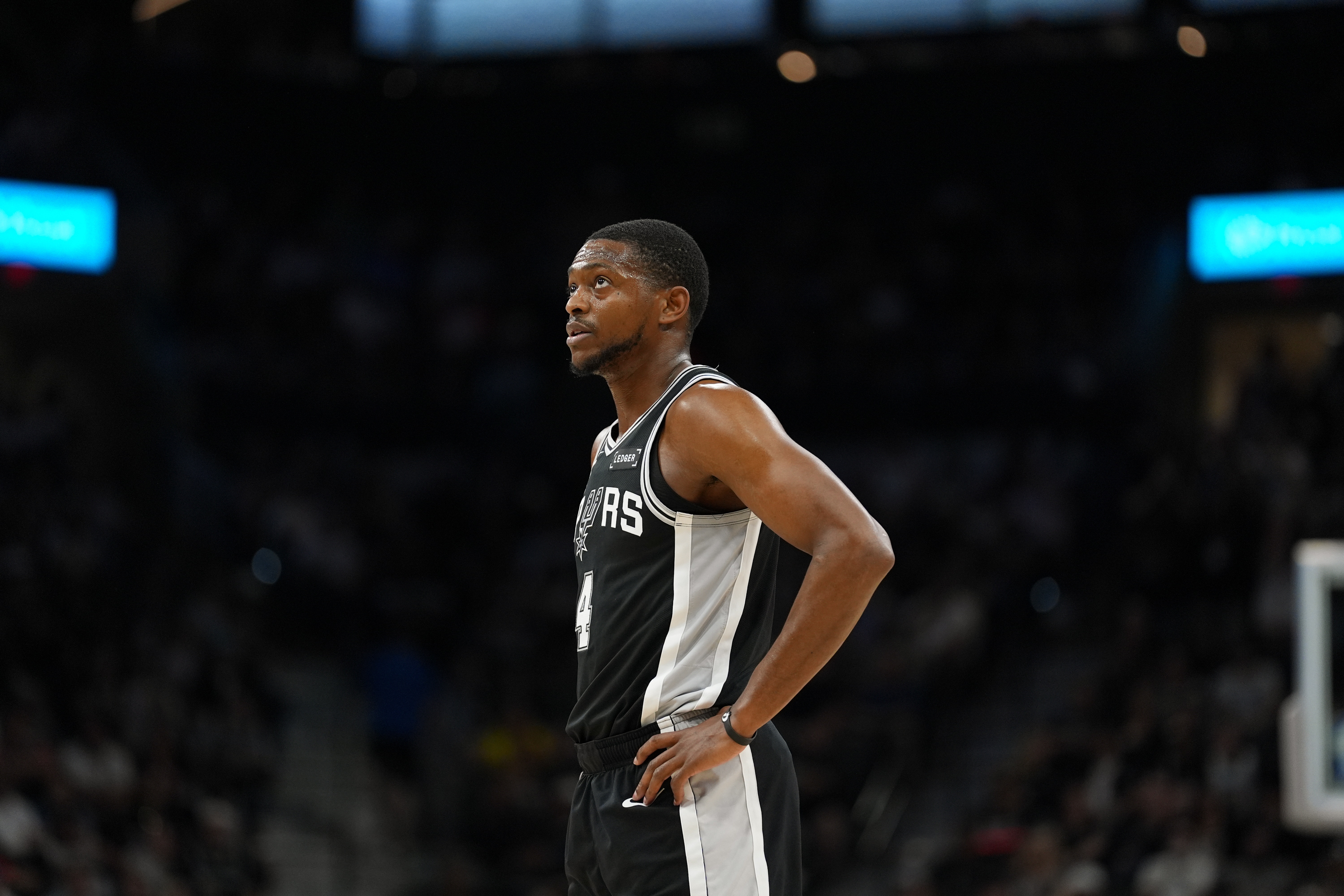 布里奇斯高效25分率黄蜂大胜太阳 斯特鲁斯6记三分助骑士力克勇士 布里奇斯高效25分率黄蜂大胜太阳 斯特鲁斯6记三分助骑士力克勇士