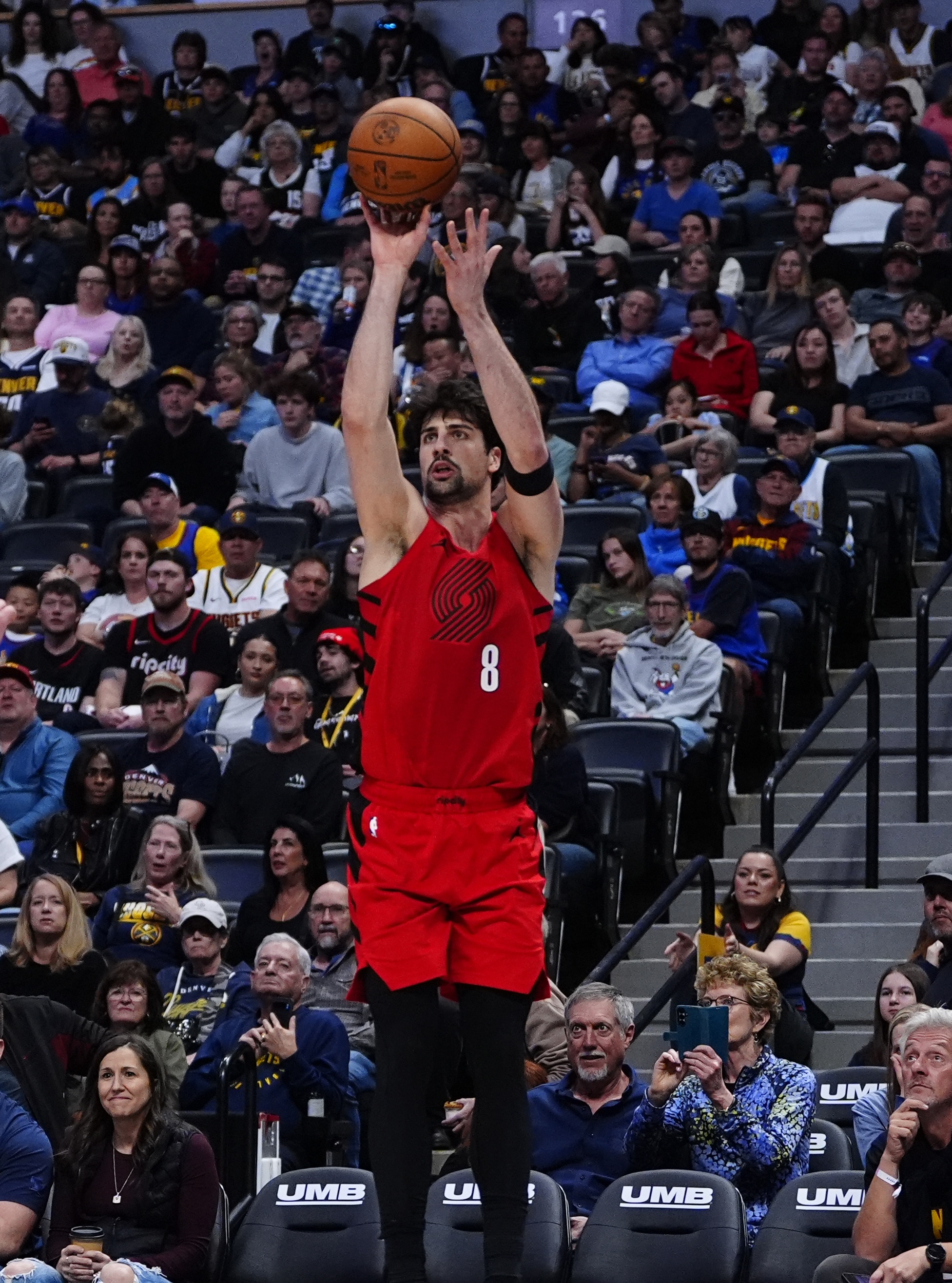 开拓者主场战鹈鹕 双方首发阵容出炉