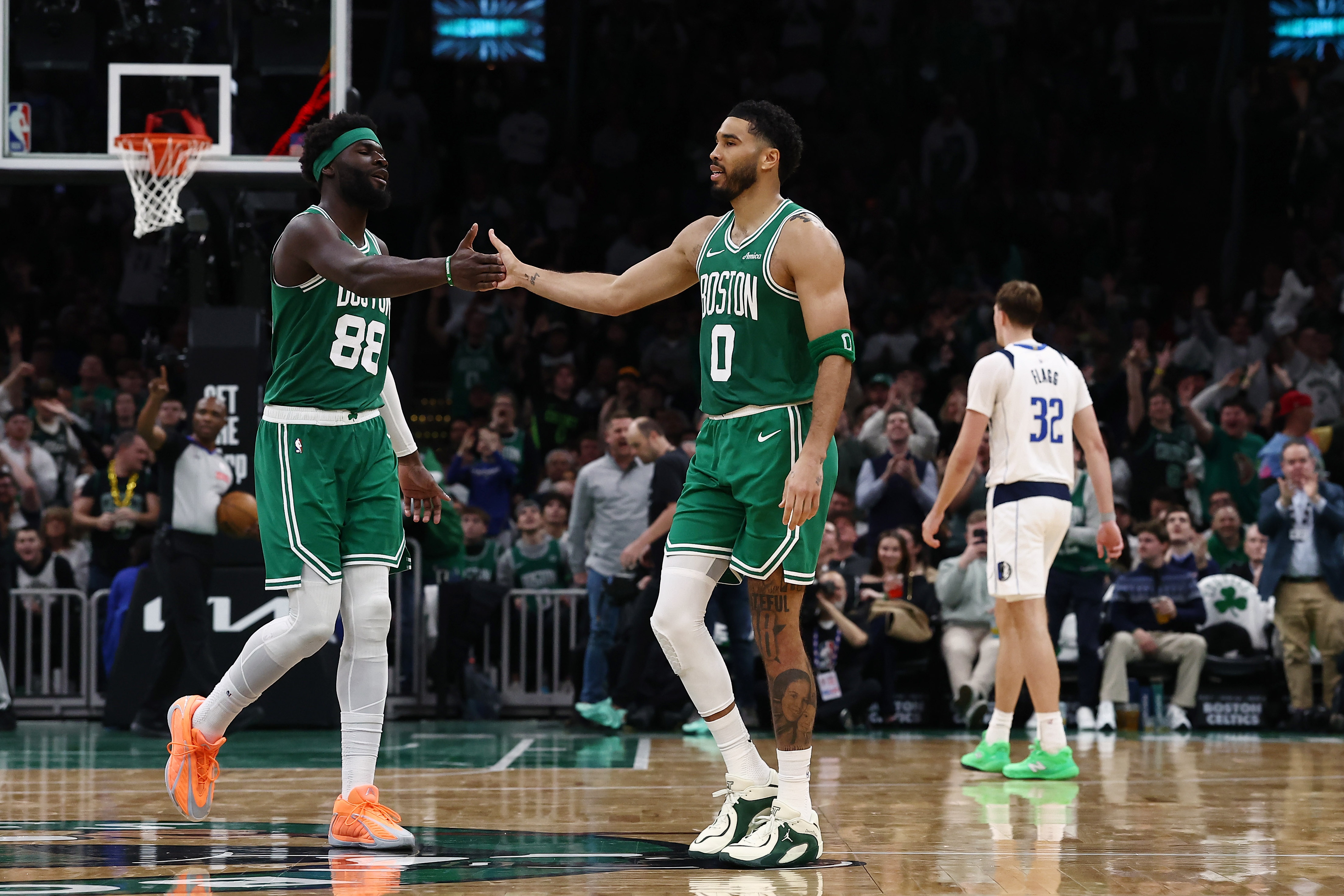 塔图姆盛赞奎塔成长 绿军内线篮板破千