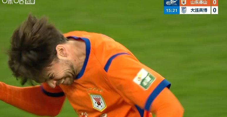 泽卡头槌中柱泰山错失良机