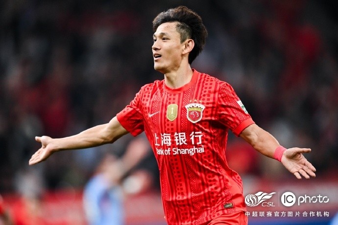 王燊超补时绝杀 海港2比1险胜云南 三粒进球被吹 王燊超补时绝杀 海港2比1险胜云南 三粒进球被吹