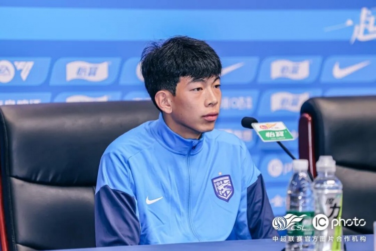 莫拉携闵紫曦出席深汉战前发布会 强调针对性备战以客取分 莫拉携闵紫曦出席深汉战前发布会 强调针对性备战以客取分