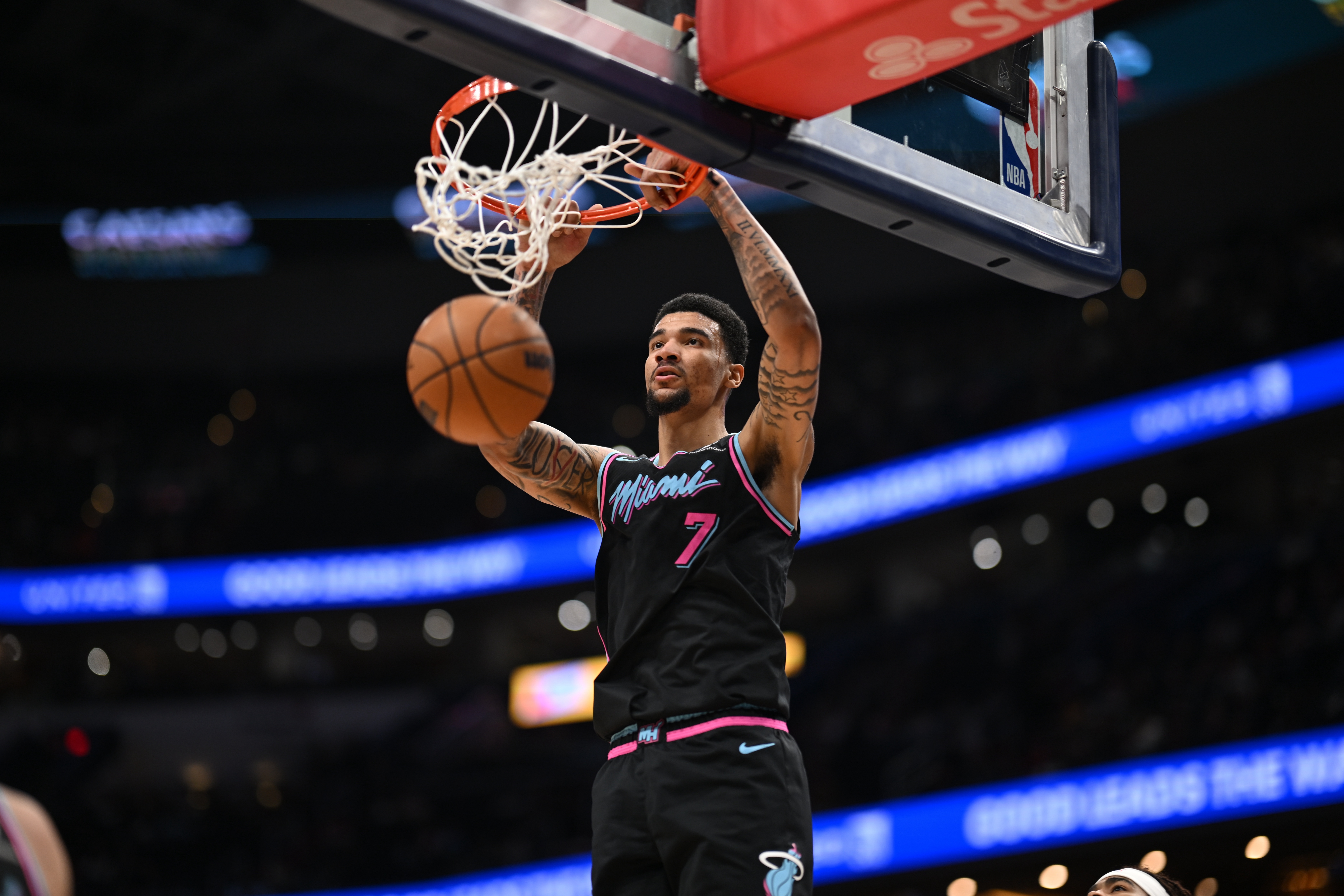 韦尔单场7帽平生涯纪录 24+19统治禁区助热火狂胜