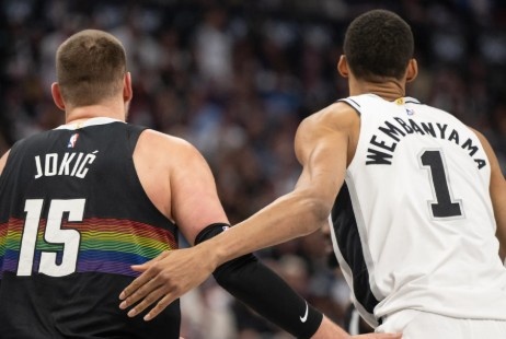 约基奇40分加时破局 文班亚马最强防守难阻掘金